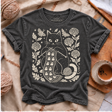 Black cat knitting ghost scarf Comfort Colors T-shirt in Pepper