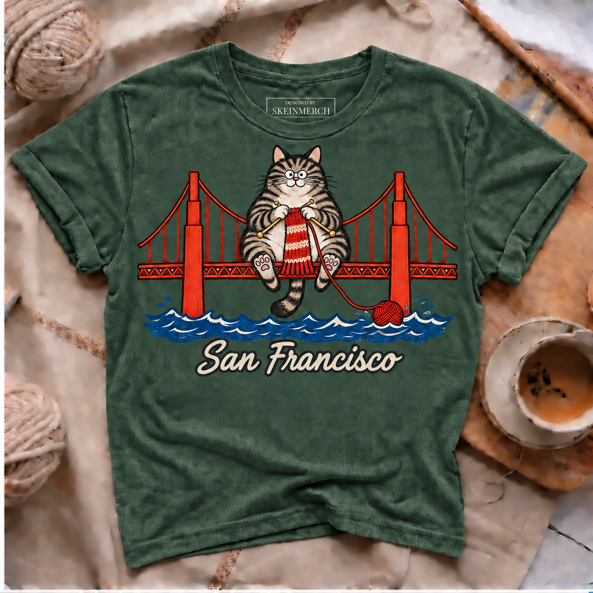 San Francisco Knitting Cat T-Shirt with floating yarn ball - Forest Green