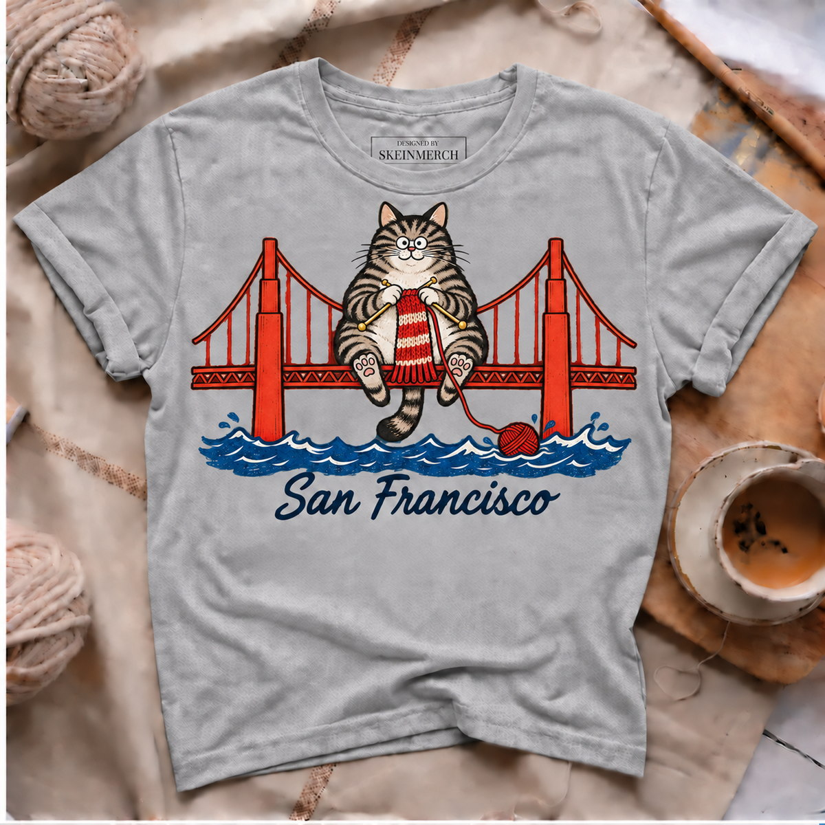 San Francisco Knitting Cat T-Shirt with floating yarn ball - Silver